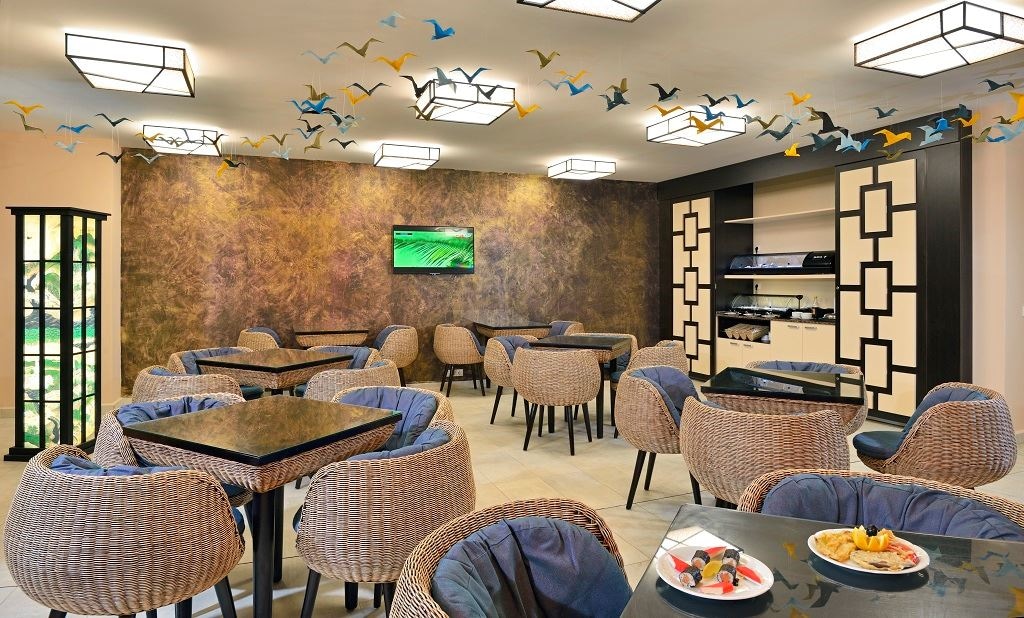 restaurants-umi-japanese-corner-from-beg-june-until-beg-sept