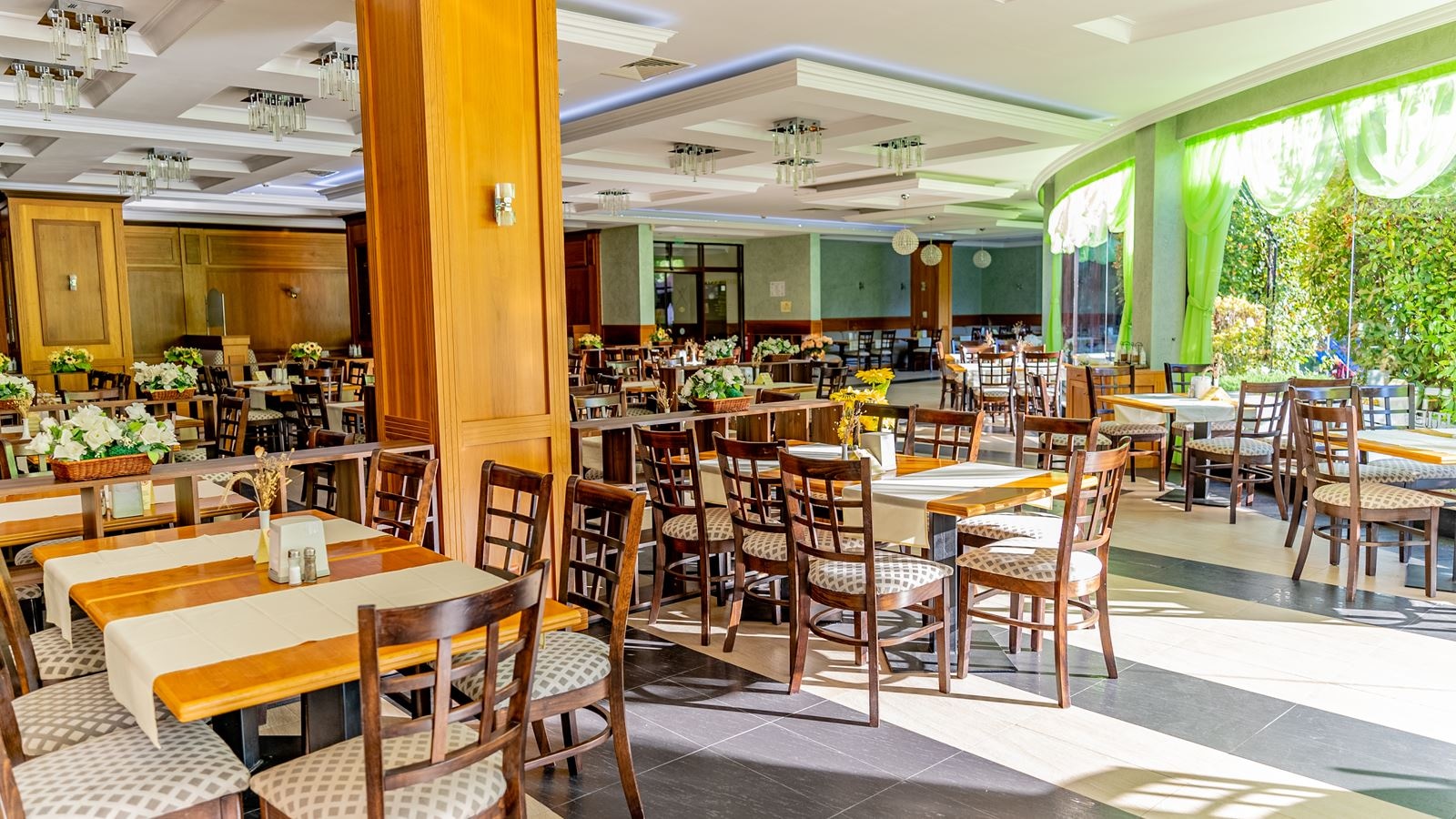 restaurants-main-restaurant