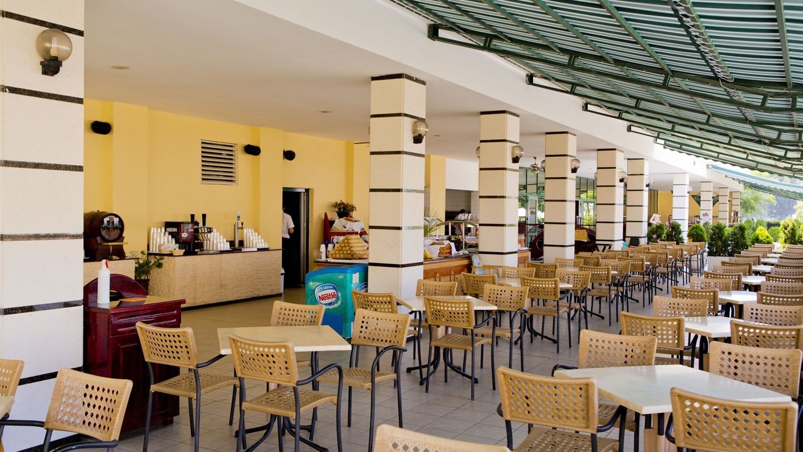 restaurants-snack-area