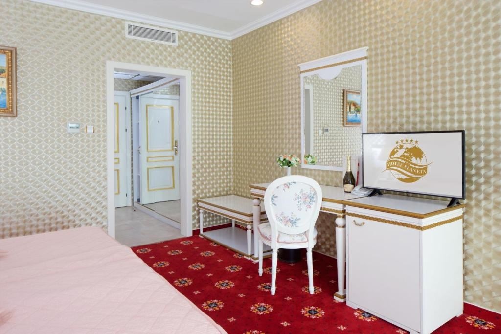 rooms-double-deluxe-room