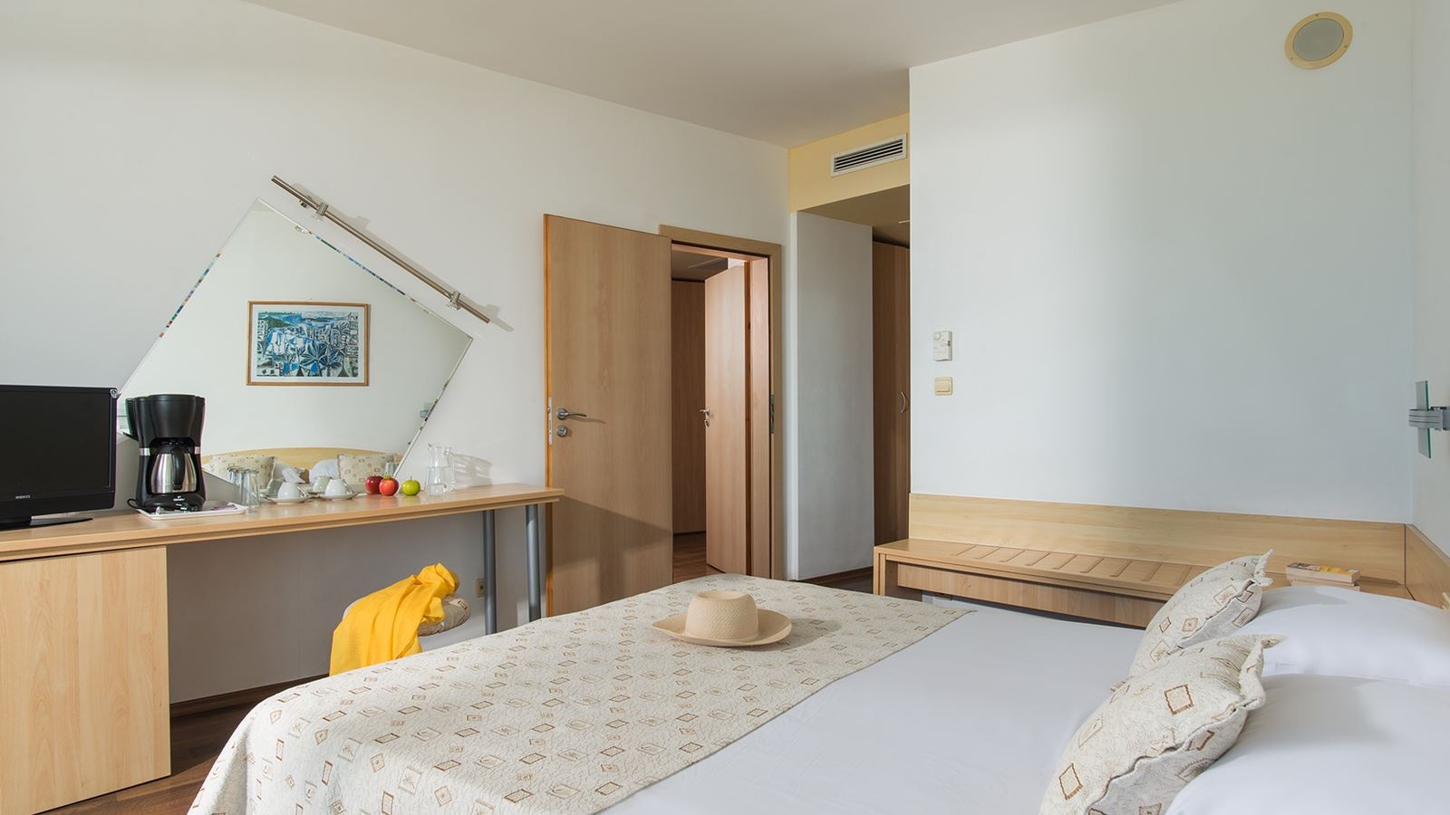 rooms-2-bedroom-standard-suite-balcony-or-terrace