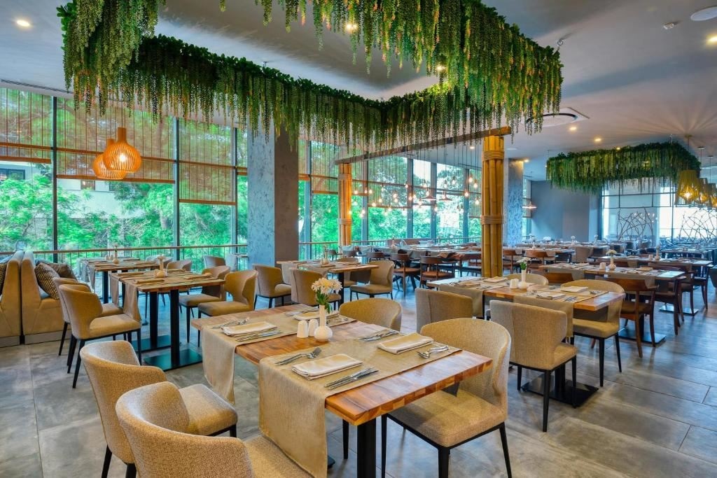 restaurants-vistamar-main-restaurant