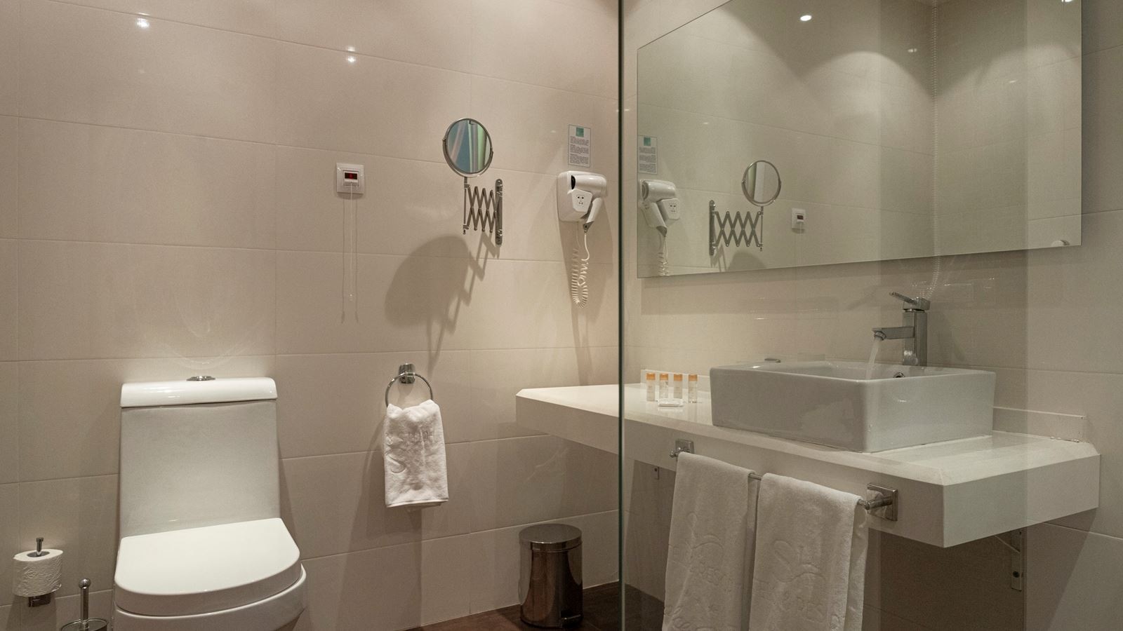 rooms-standard-room-seaview-balcony