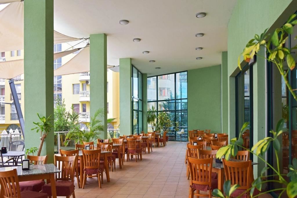 restaurants-restaurants