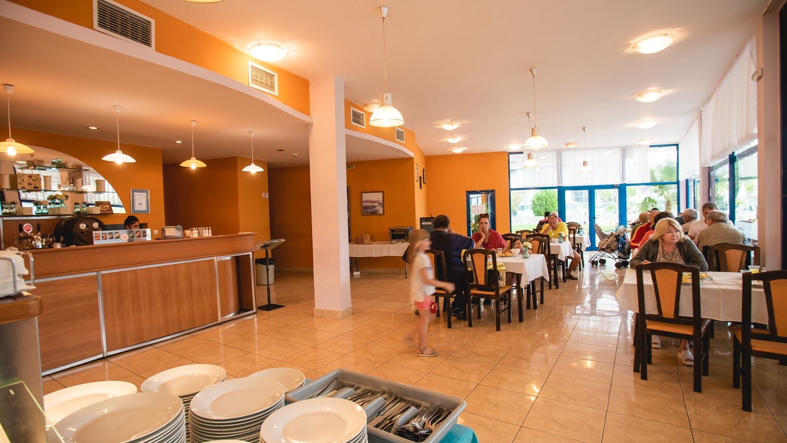 restaurants-restaurants