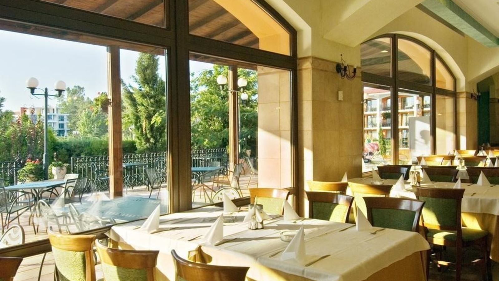 restaurants-restaurants