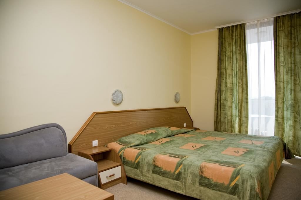 rooms-double-comfort-room
