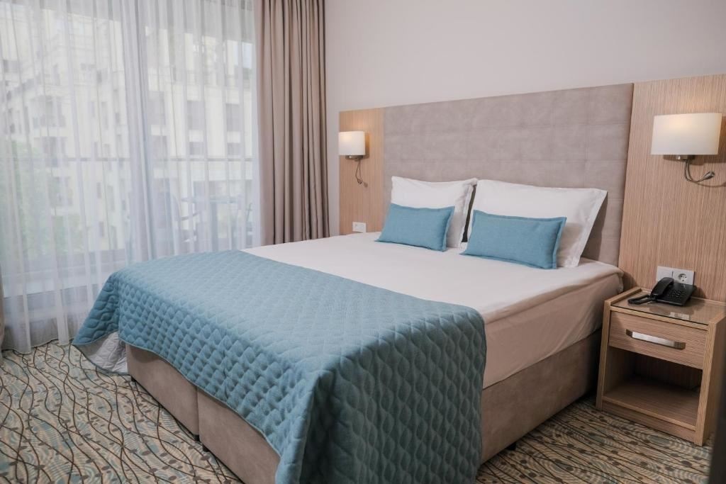 rooms-standard-family-room-balcony-or-terrace