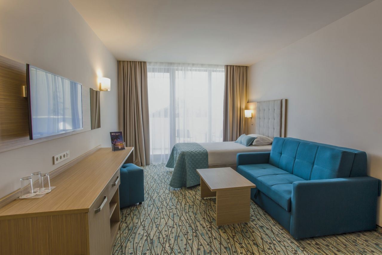 rooms-standard-family-room-balcony-or-terrace