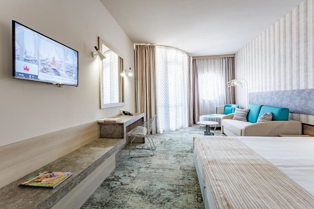 rooms-standard-juniorsuite-park-view-balcony-or-terrace