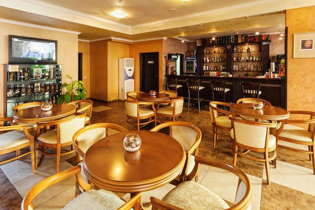 restaurants-restaurants