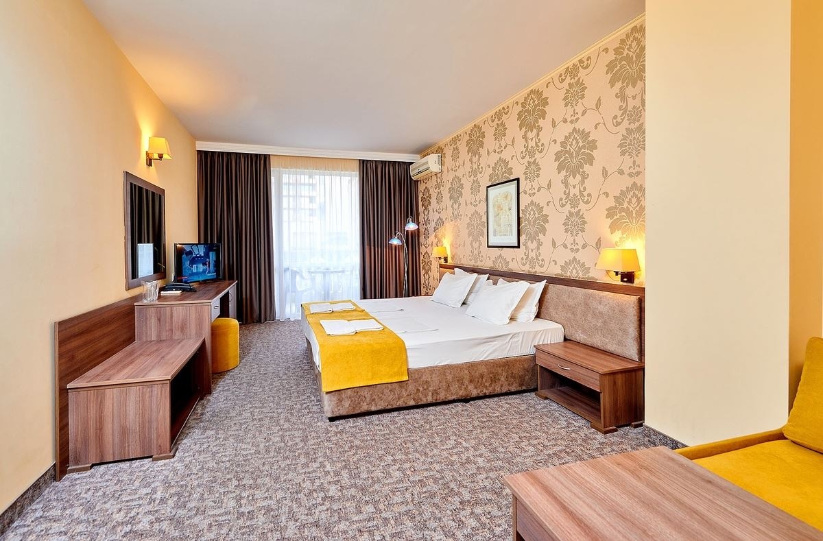 rooms-standard-room-balcony-promotion