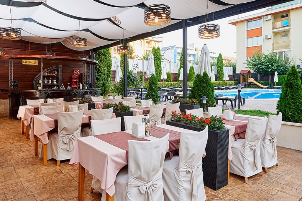 bars-pool-bar-july--august