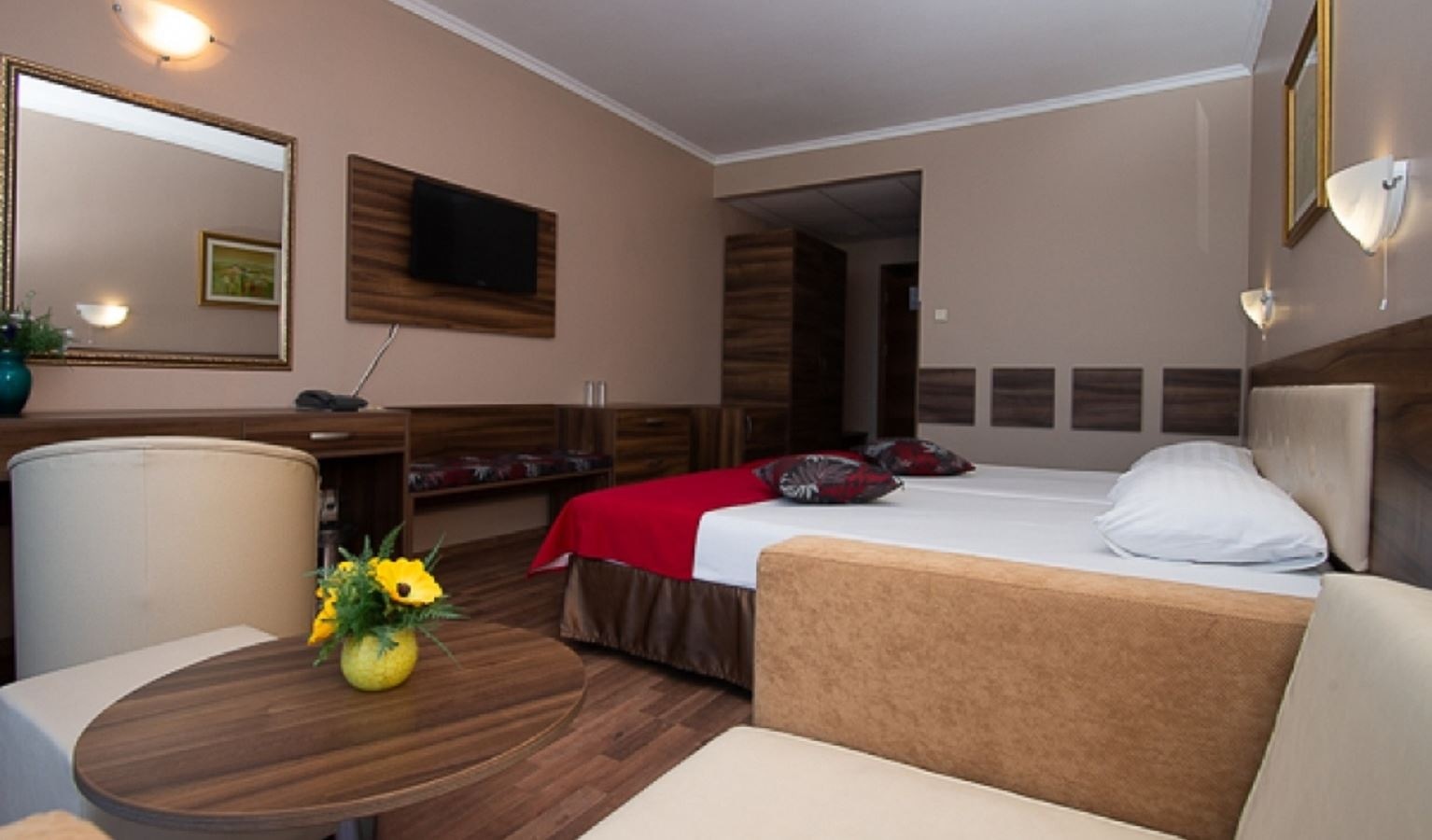 rooms-twin-standard-room-balcony