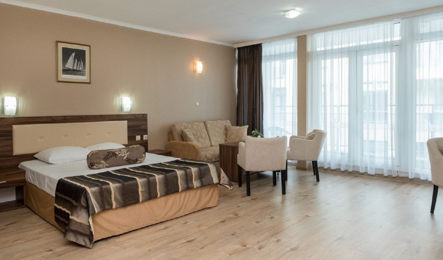 rooms-standard-studio-balcony