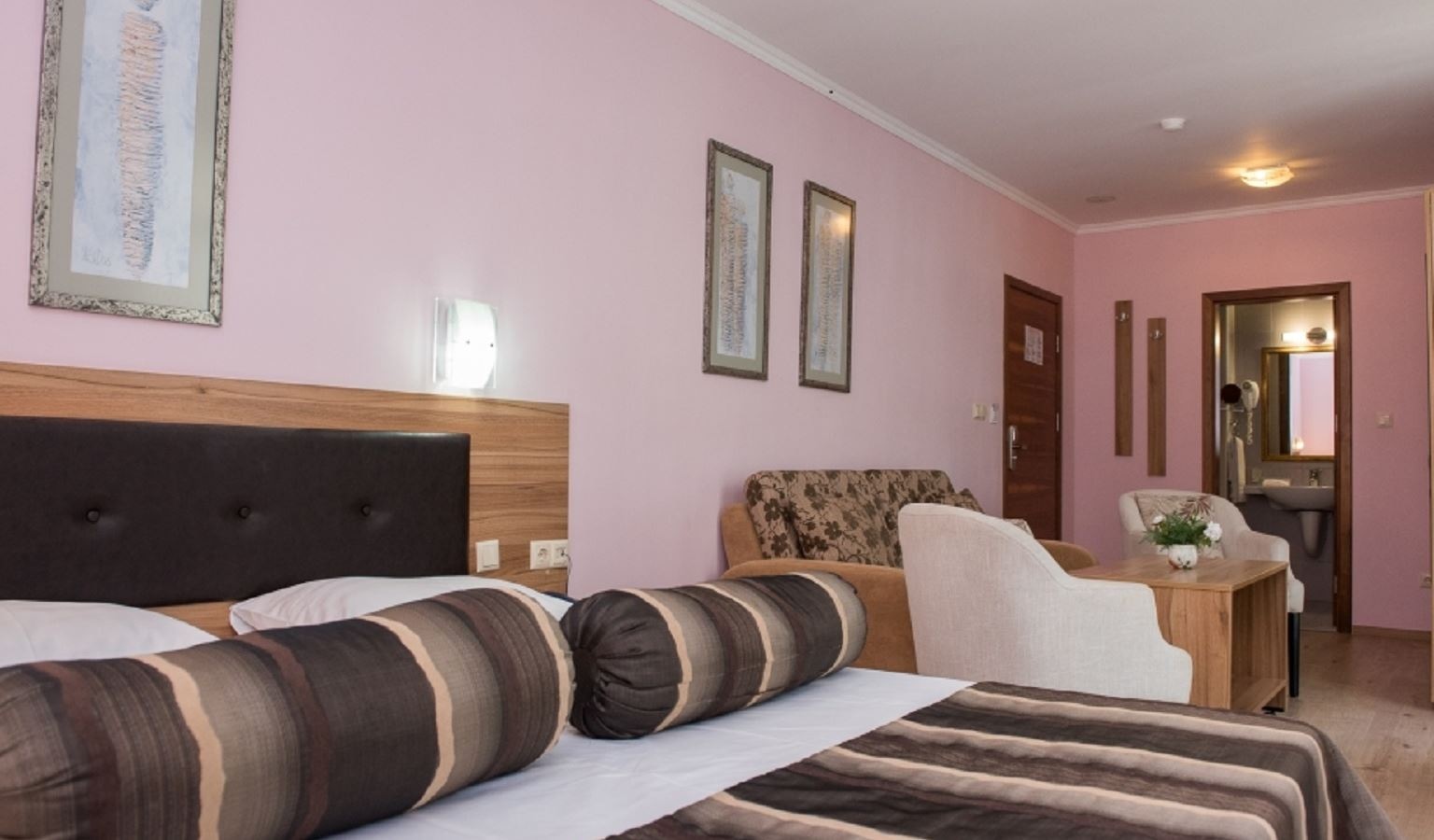 rooms-standard-studio-balcony