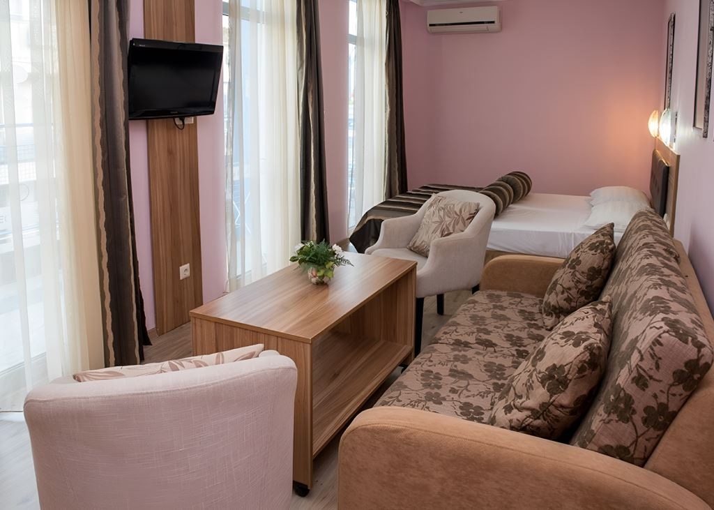 rooms-standard-studio-balcony