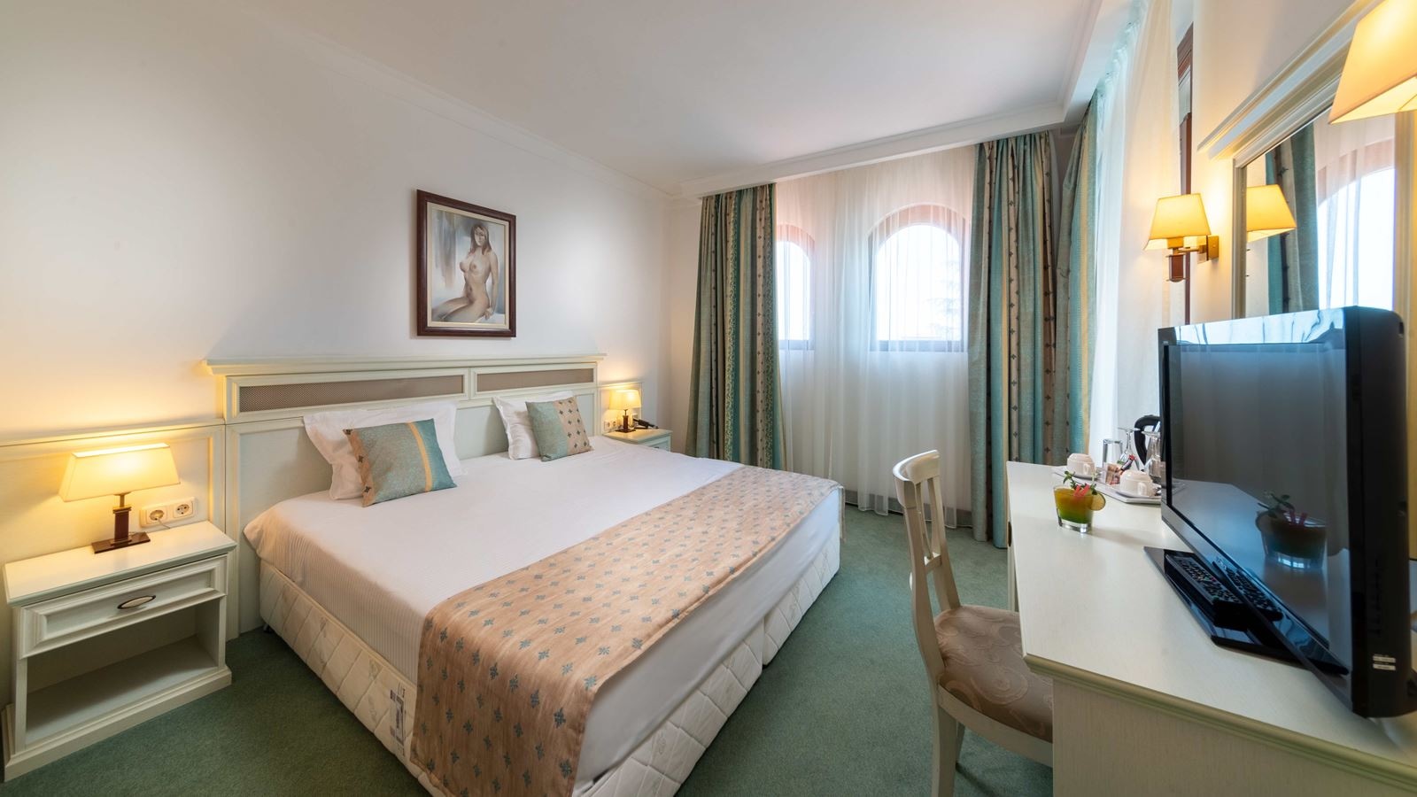 rooms-standard-suite-balcony