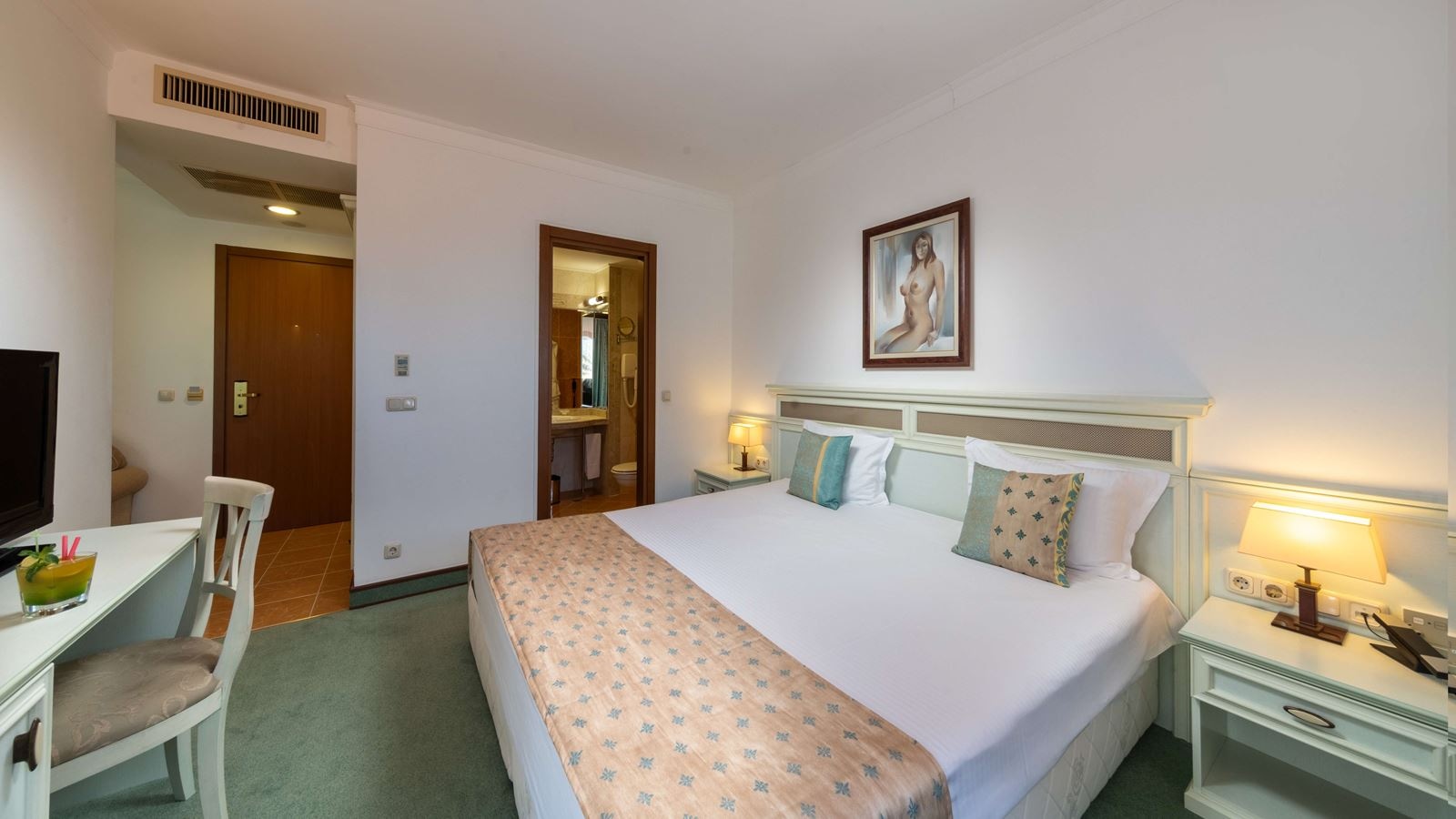 rooms-standard-suite-balcony