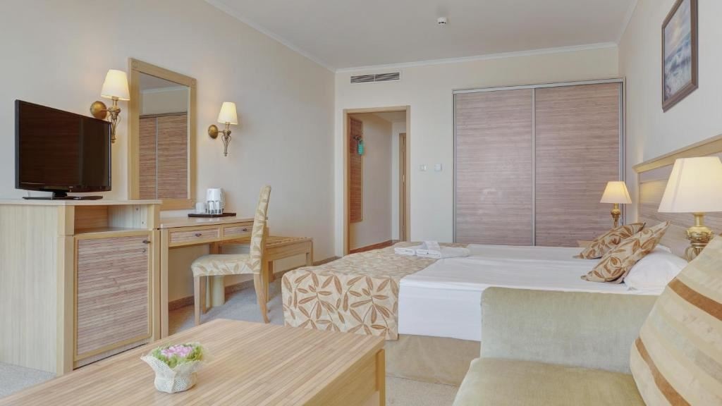 rooms-double-high-room