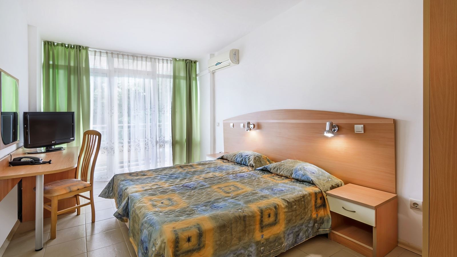 rooms-twin-standard-room-balcony-or-terrace