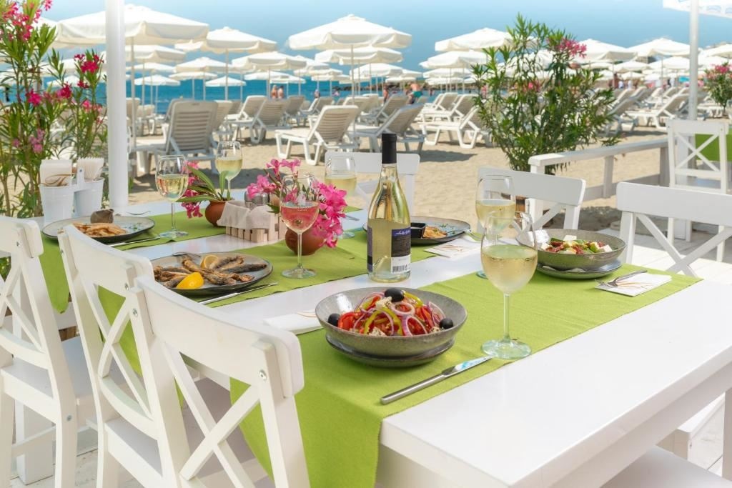 restaurants-restaurants