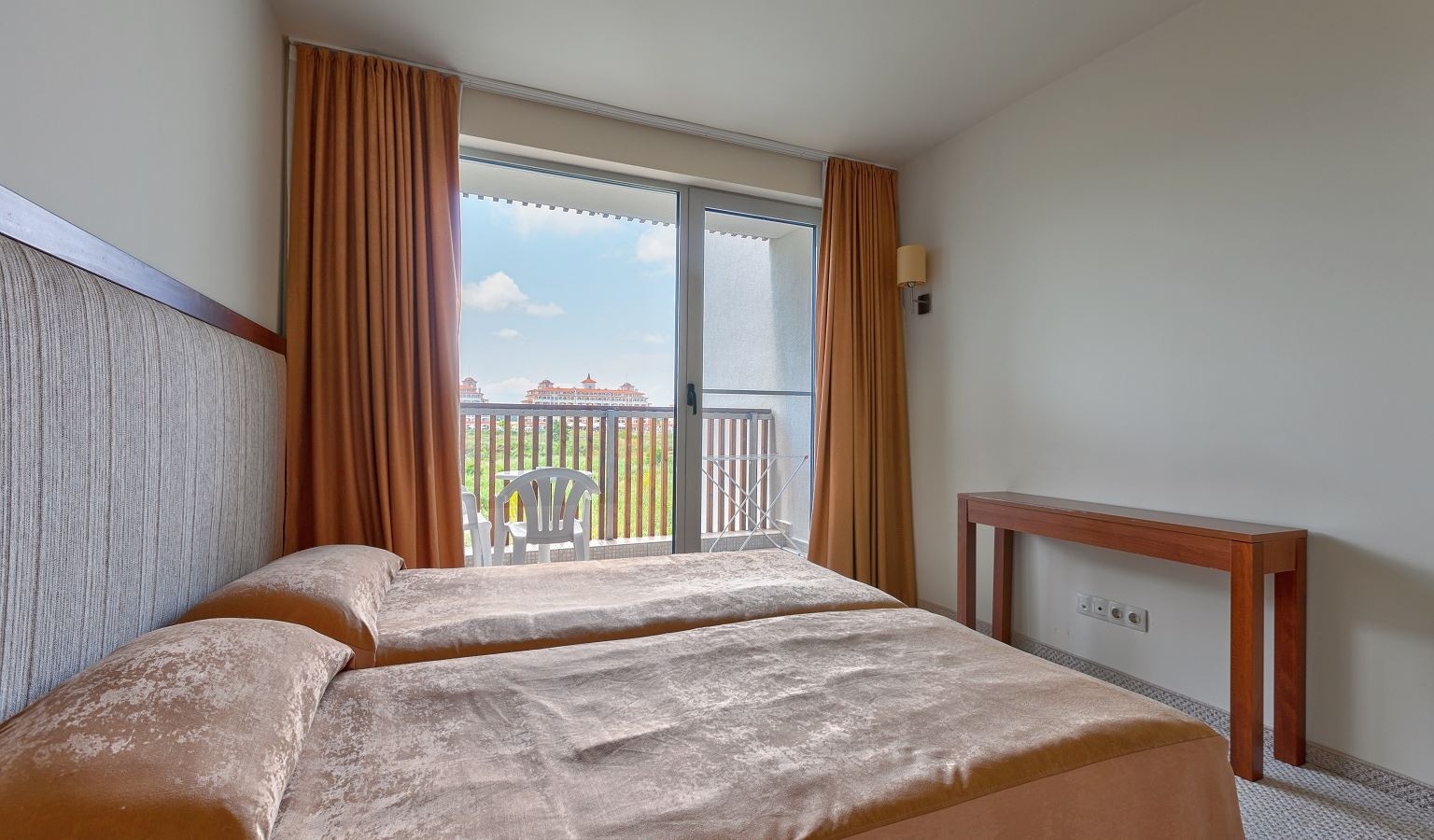 rooms-one-bedroom-suite-park-view