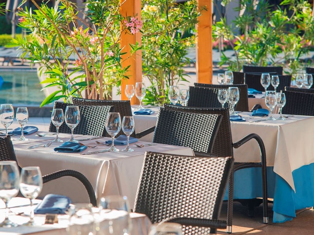 restaurants-restaurant