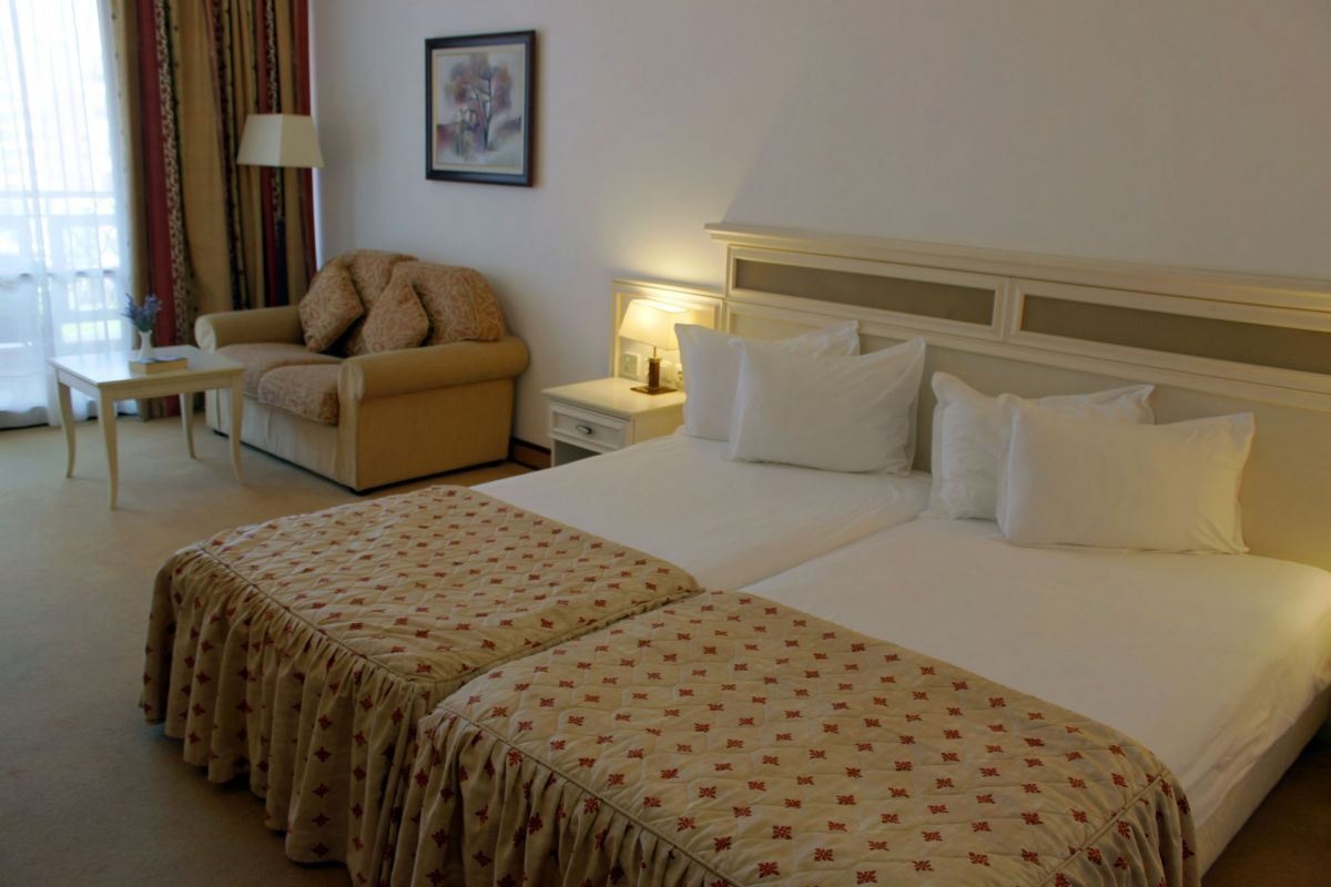 rooms-standard-room-balcony