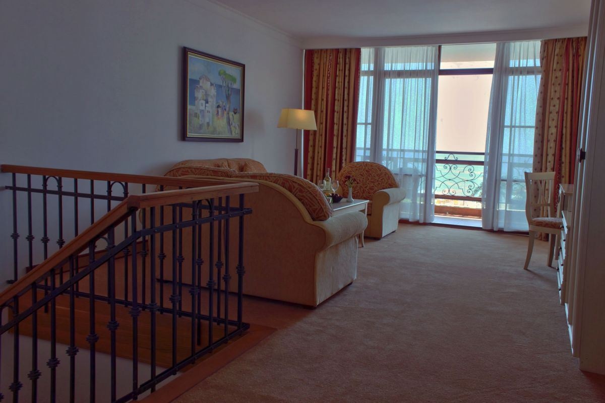 rooms-duplex-standard-suite-balcony-or-terrace