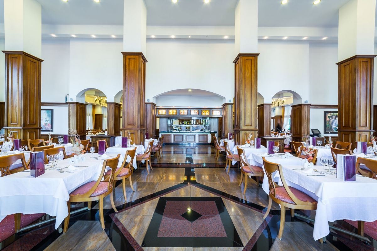 restaurants-poseidon-restaurant