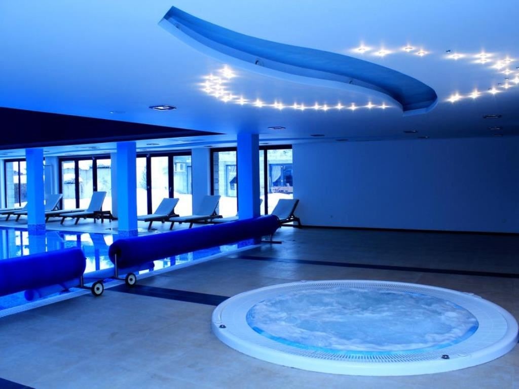 pools-indoor-pool