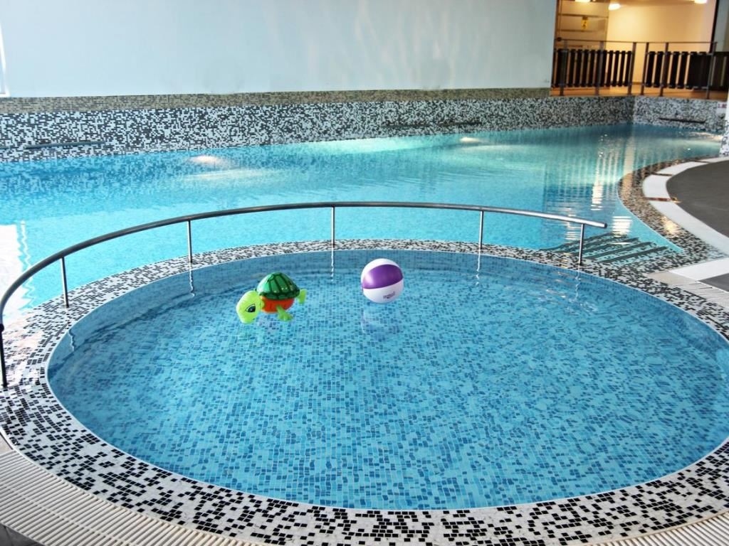 pools-indoor-pool