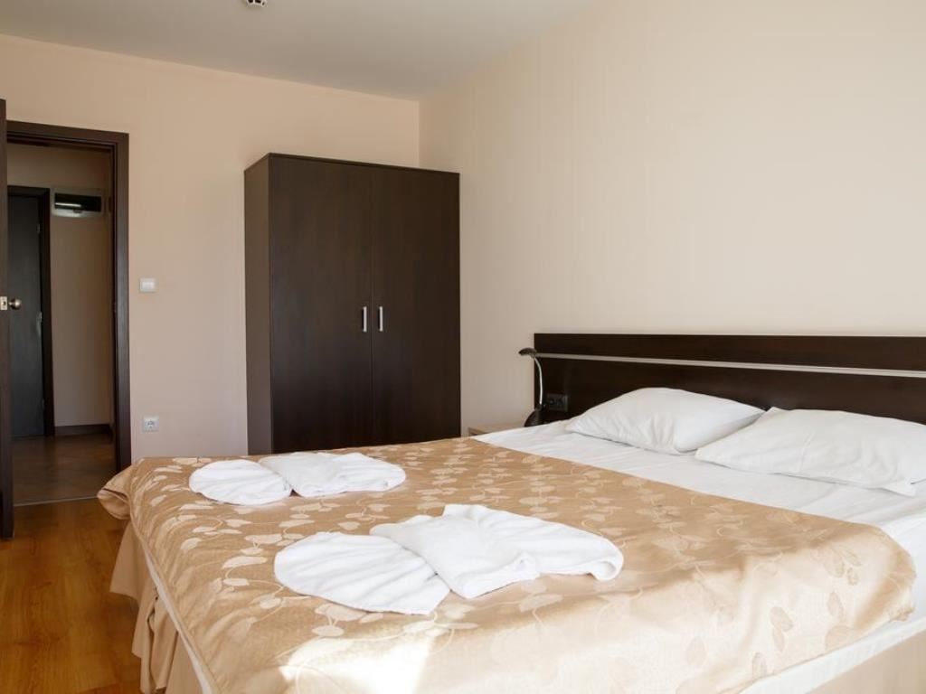 rooms-standard-apartment-balcony