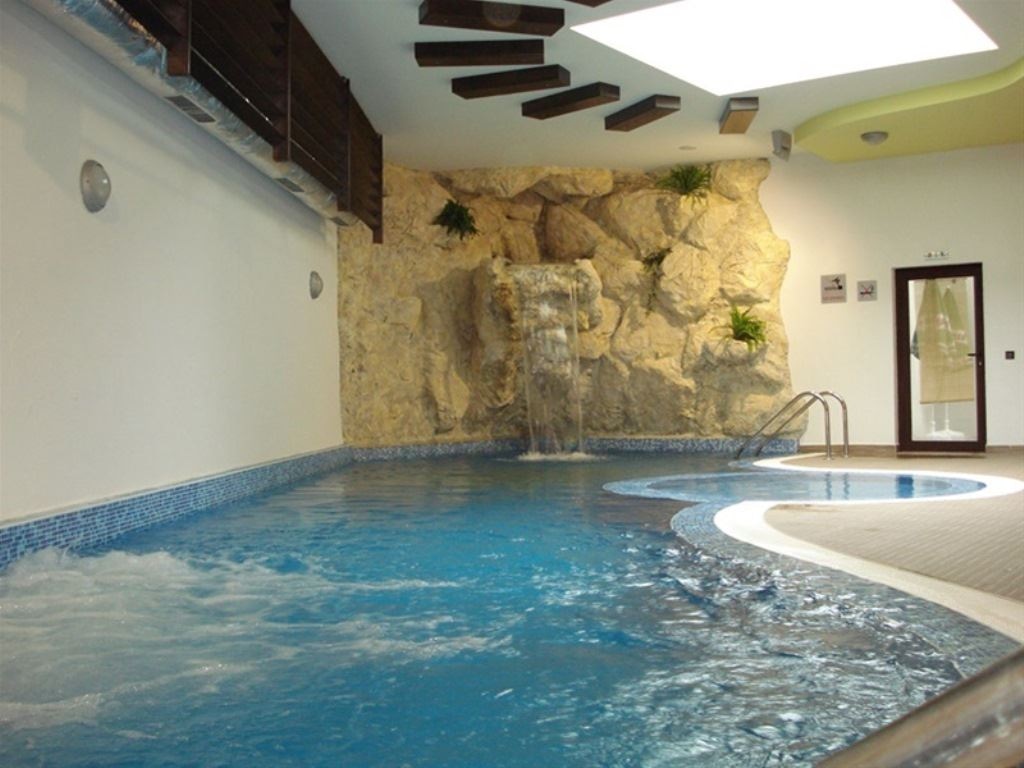 pools-indoor-pool