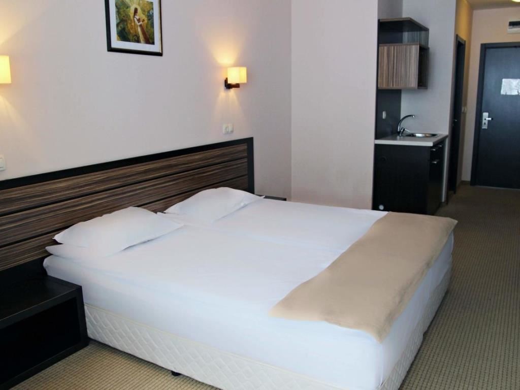 rooms-2-bedroom-standard-apartment-balcony