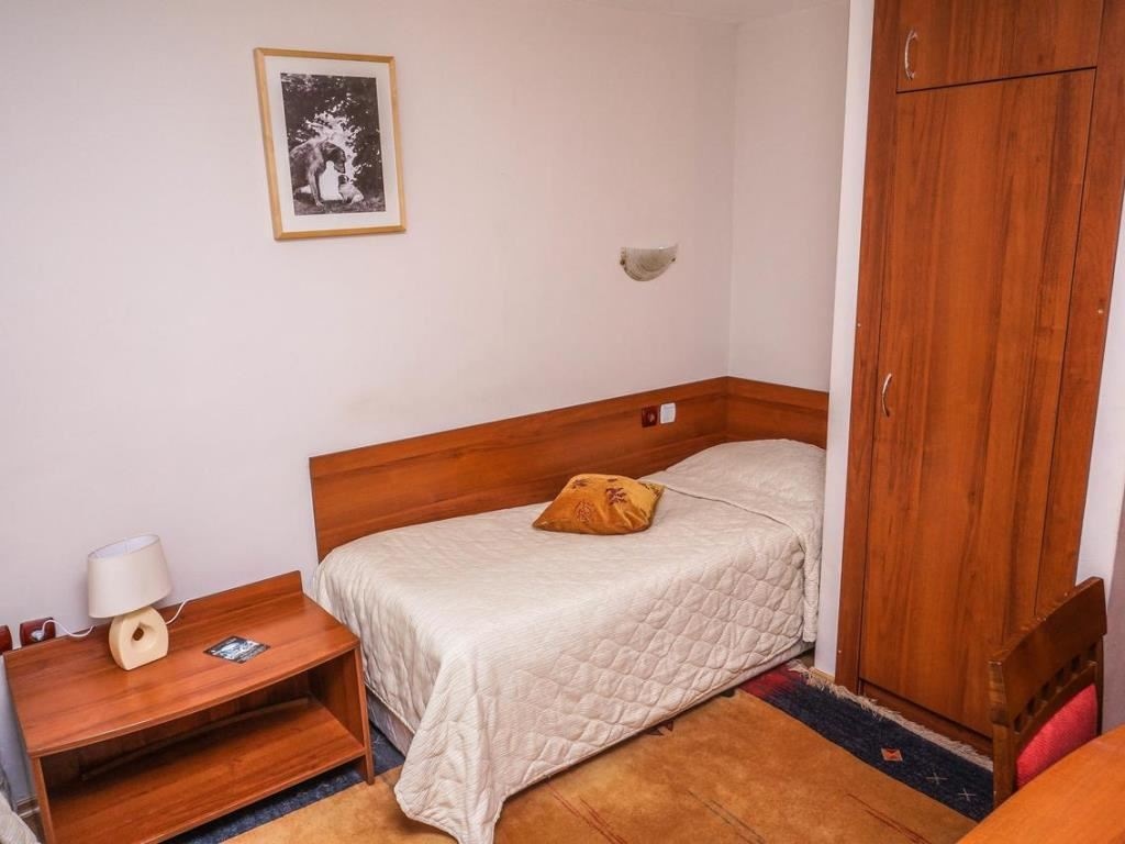 rooms-twin-standard-room