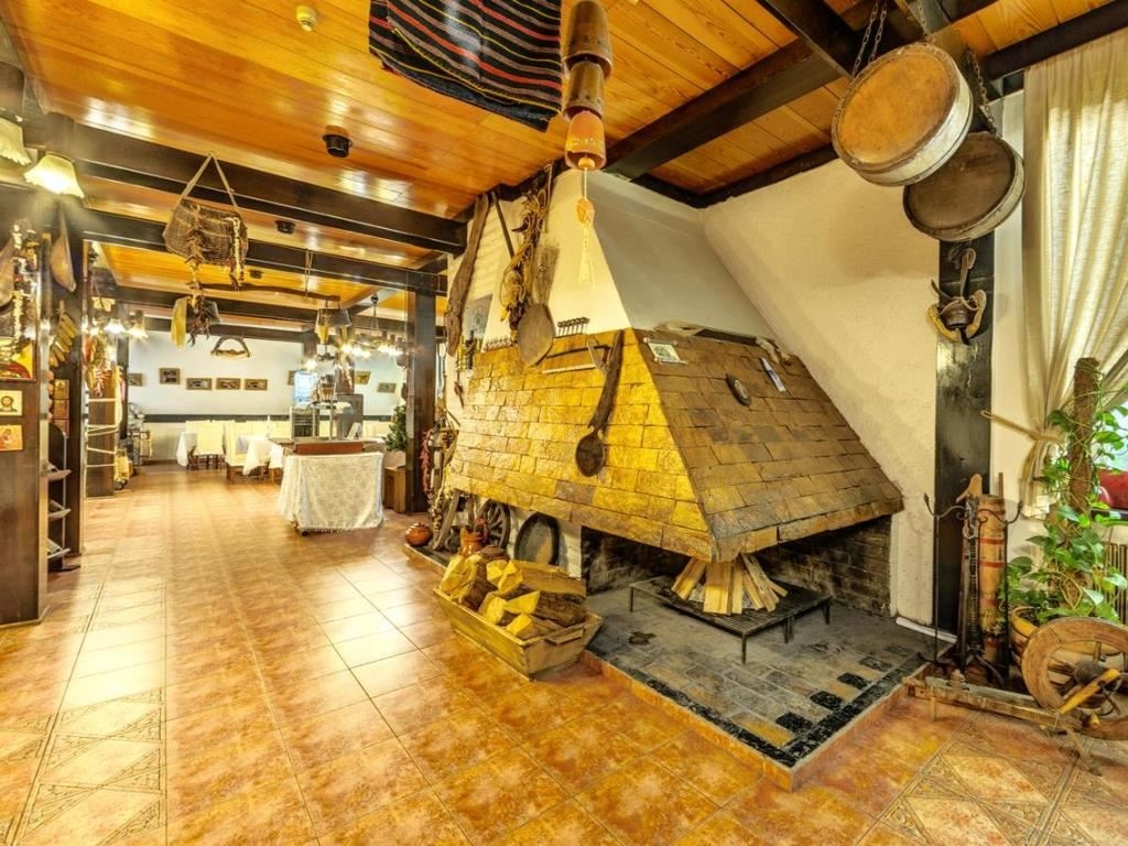 restaurants-restaurant