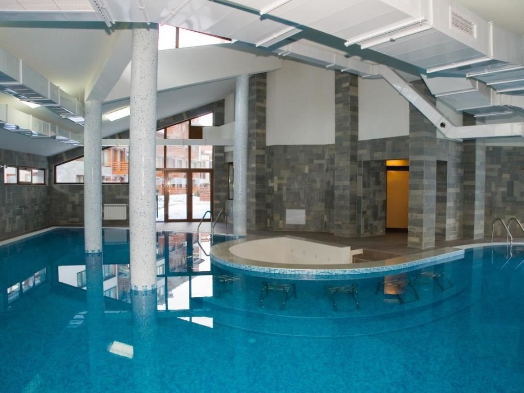 pools-indoor-pool