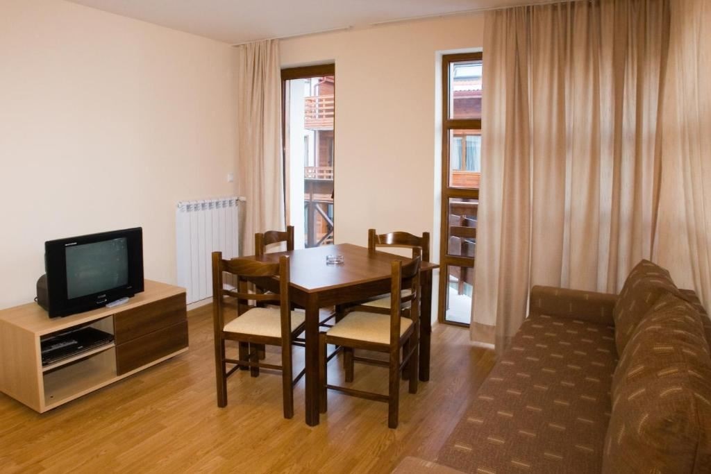 rooms-double-standard-apartment-balcony