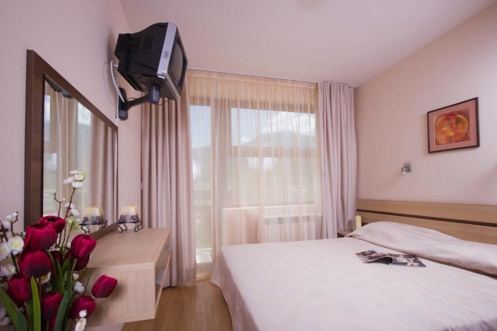 rooms-double-standard-apartment-balcony