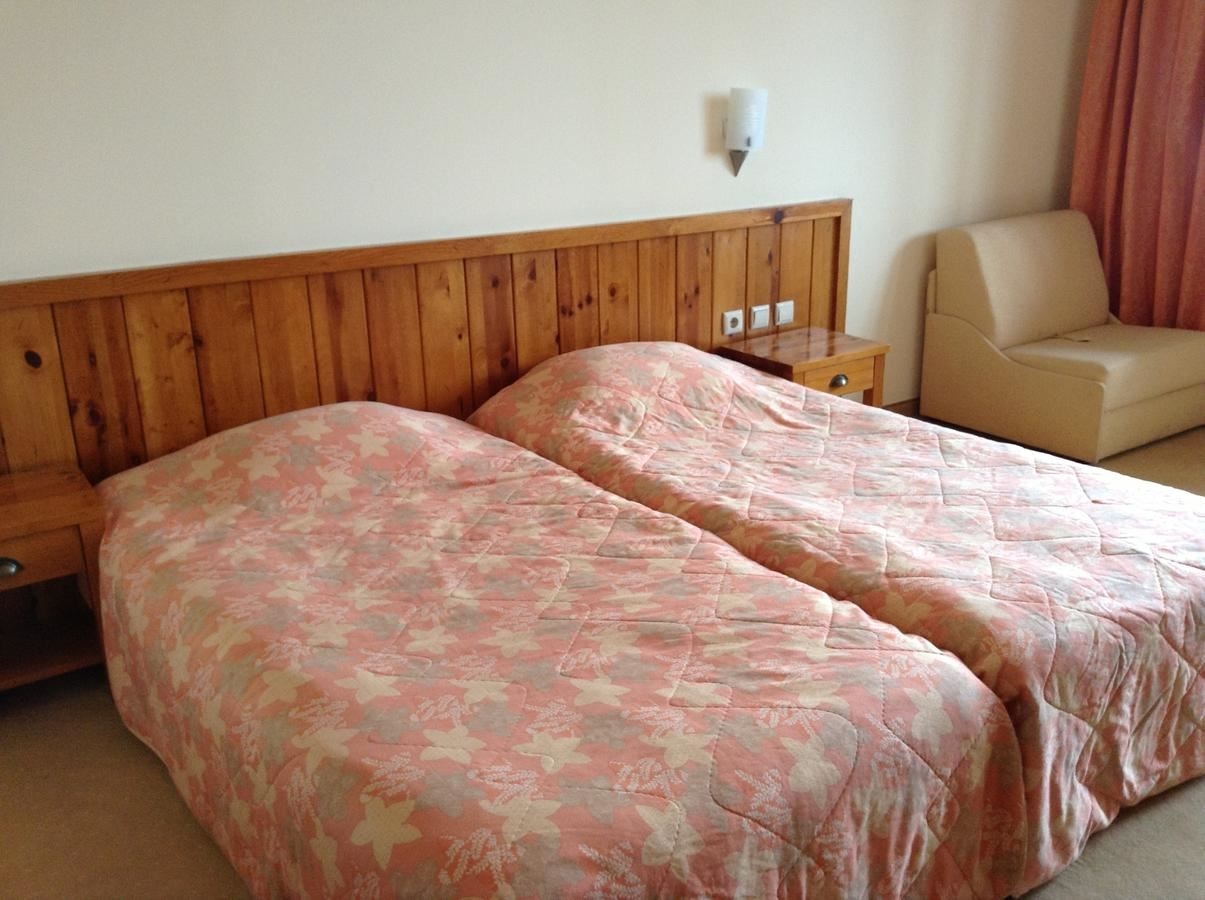 rooms-twin-standard-room