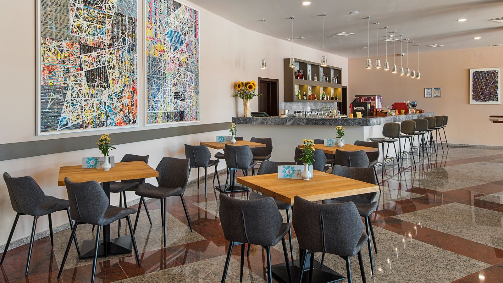 bars-lobby-bar-a--number-of-lobby-bars-open-in-lowmidseason-can-vary-depending-on-occupancy