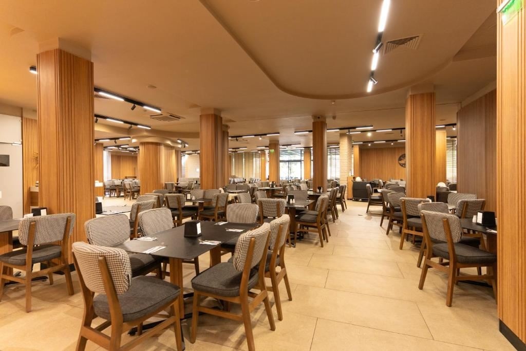 restaurants-restaurants