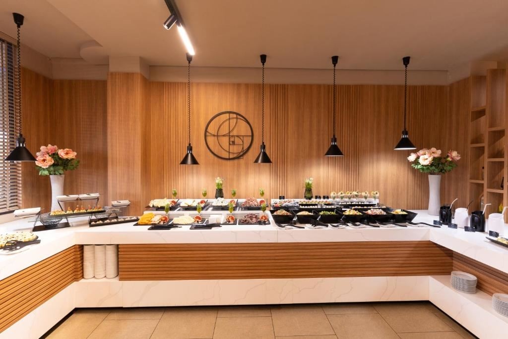 restaurants-restaurants