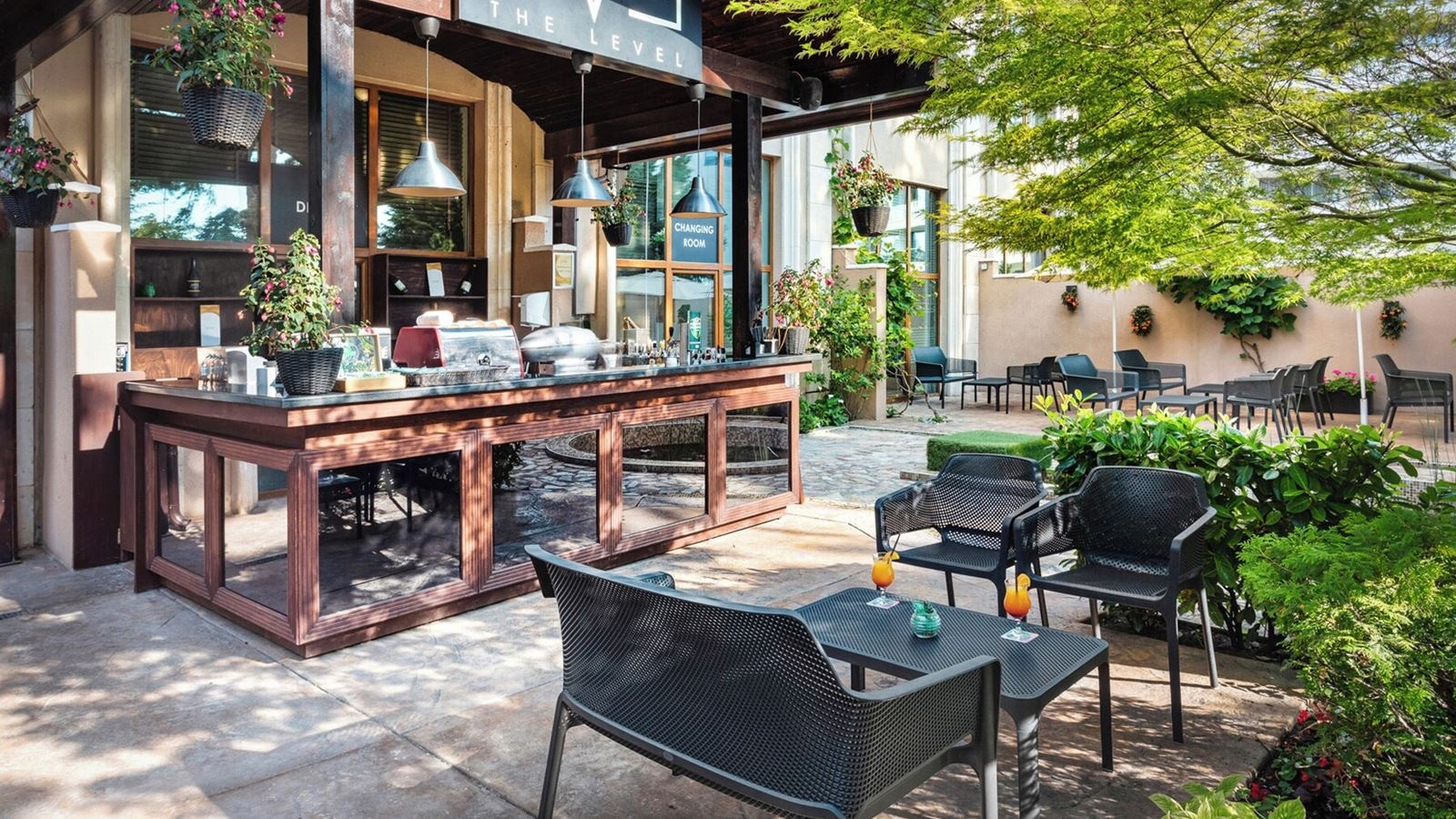 restaurants-snack-bar-outdoor-location