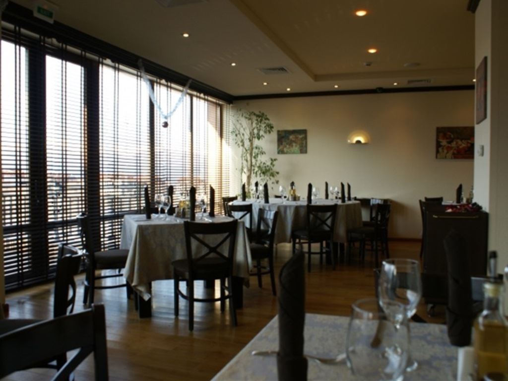 restaurants-main-restaurant