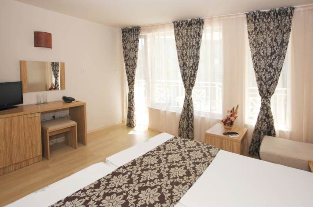 rooms-double-standard-room-balcony