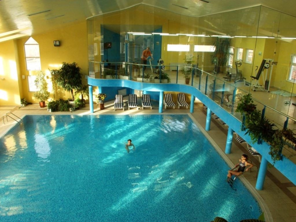pools-indoor-pool
