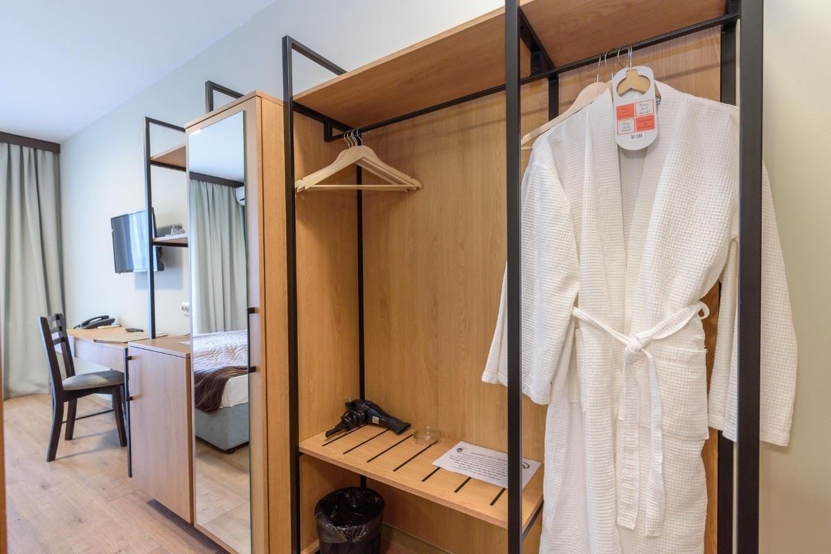 rooms-standard-room-balcony